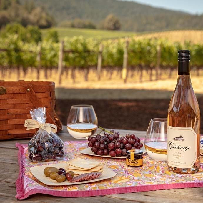 Goldeneye Vineyard Picnic Basket